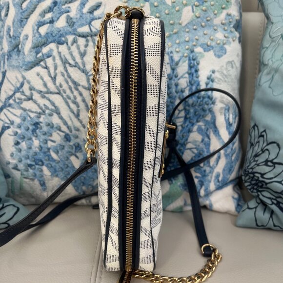 Michael Kors Handbag - Picture 6 of 10